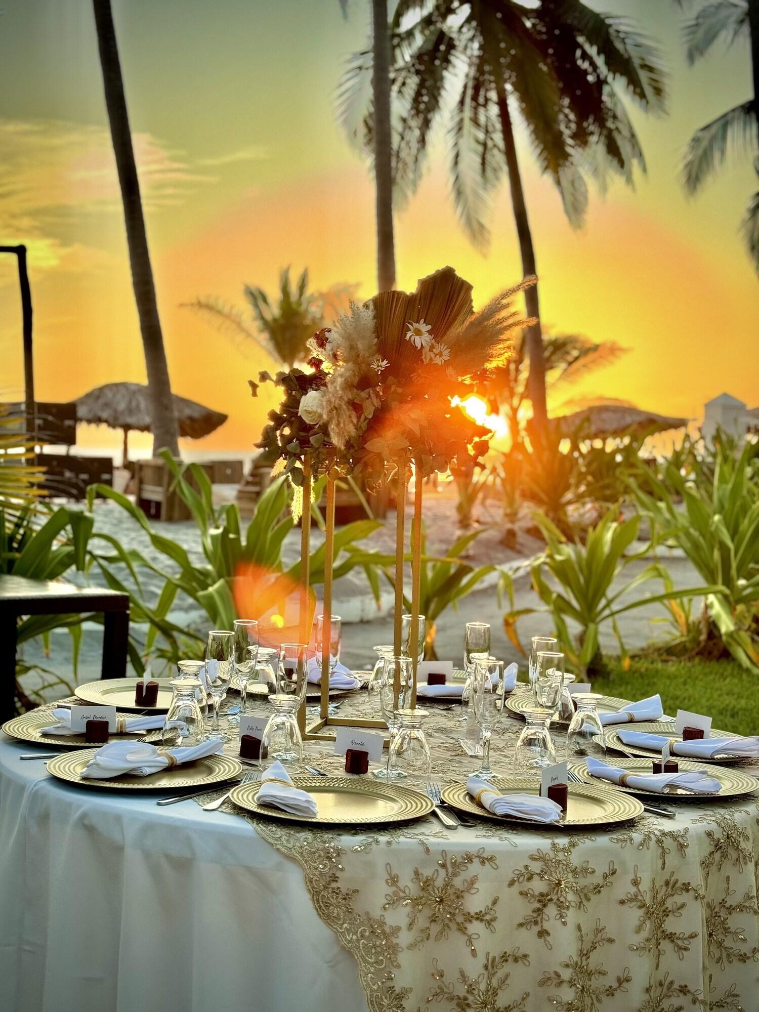 Restaurant HOTEL TESORO BEACH
