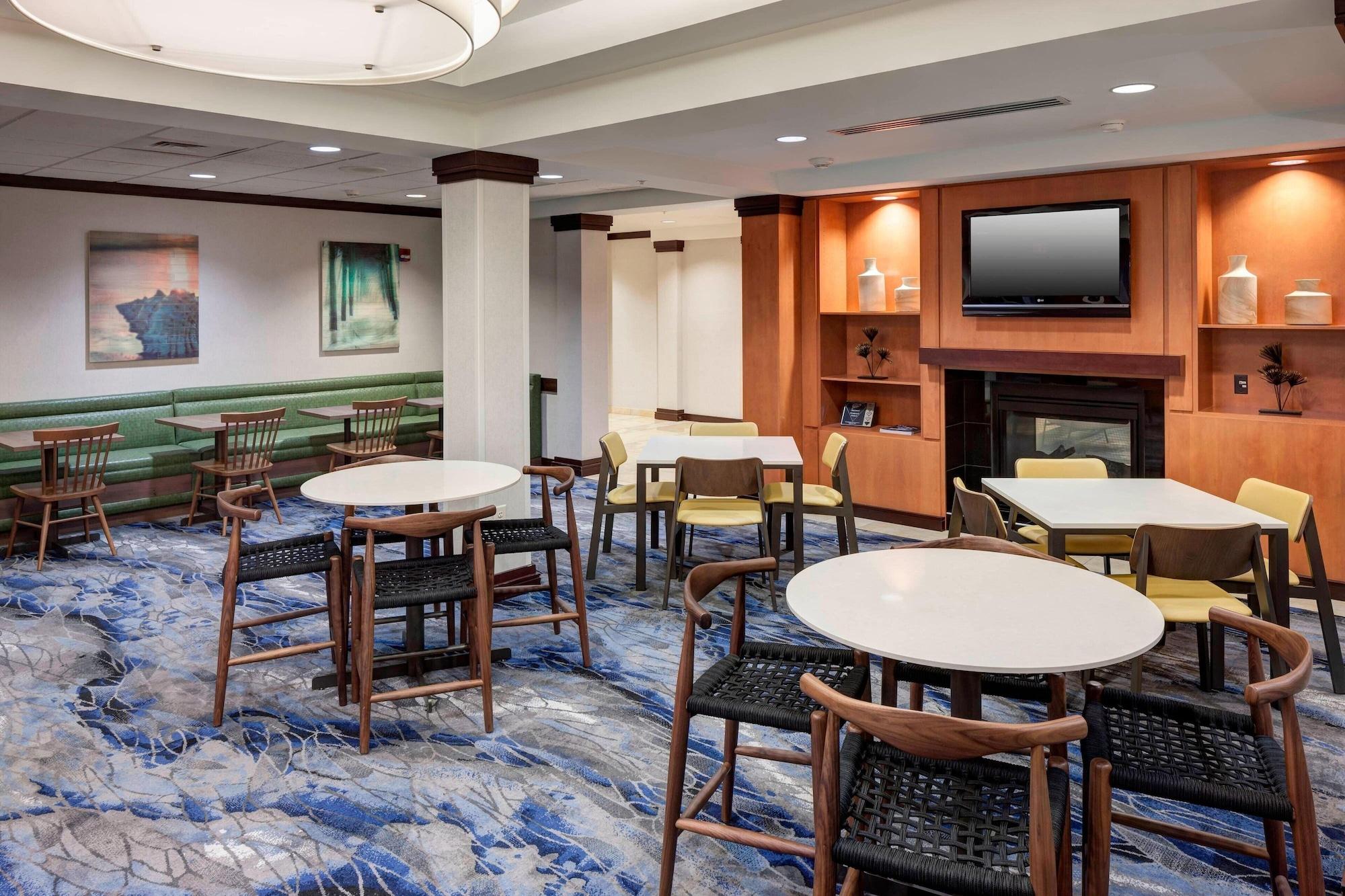 Vista Lobby Fairfield Inn & Suites Wilmington / Wrightsville Beach