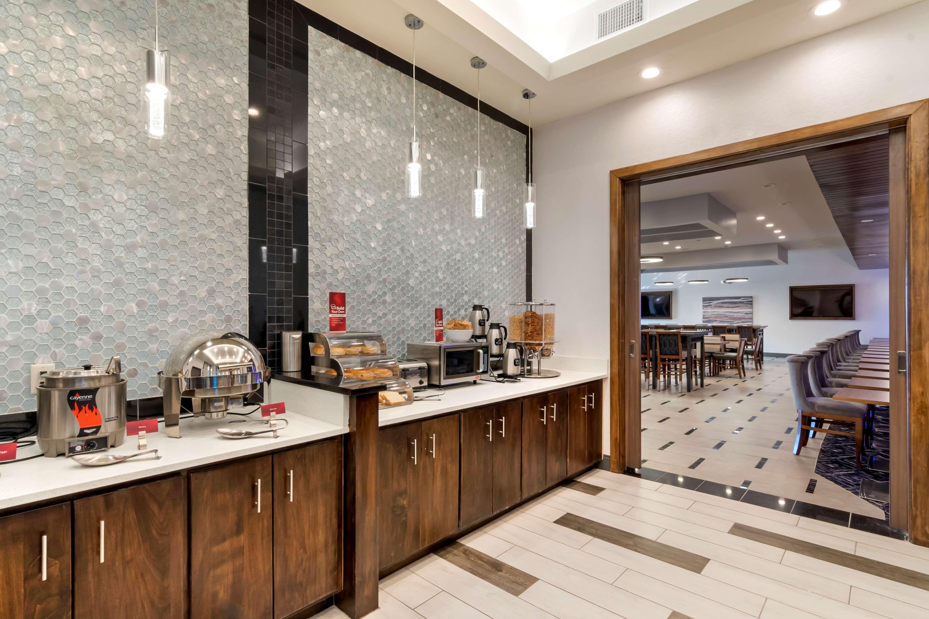 Restaurant Best Western Premier Liberty Inn & Suites