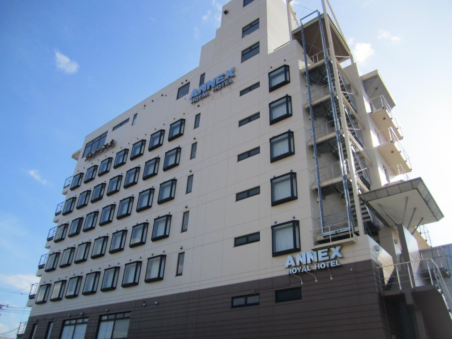 Vista Exterior Annex Royal Hotel