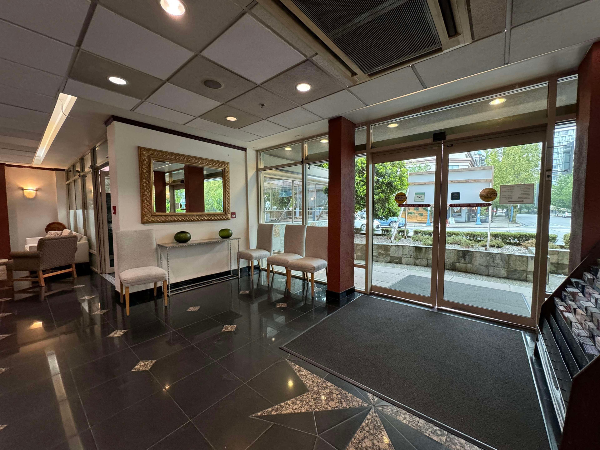 Vista Lobby SureStay by Best Western Richmond VancouverAirport