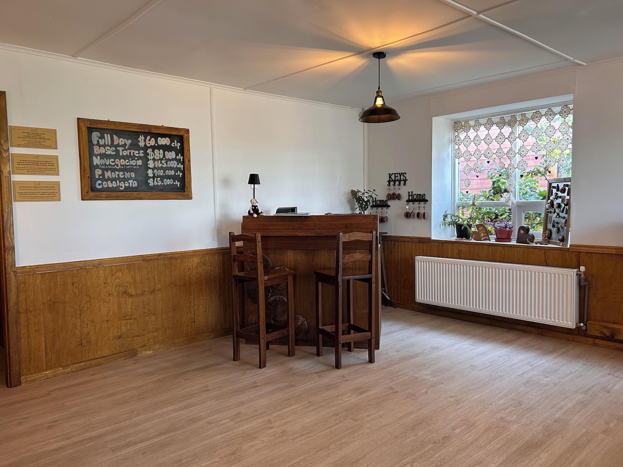 Vista Lobby Hostal Lago Cóndor Patagonia