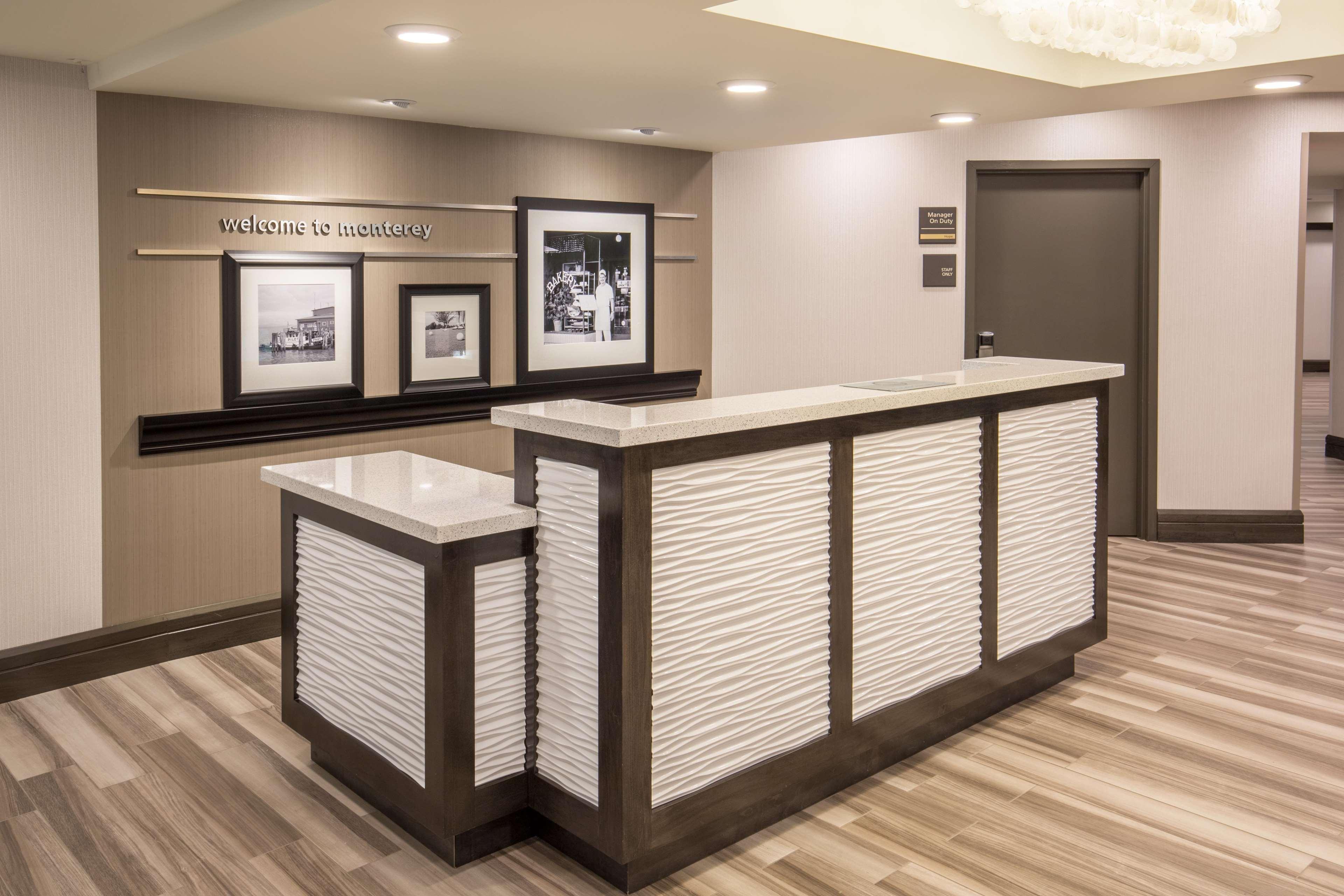 Vista Lobby Hampton Inn Monterey
