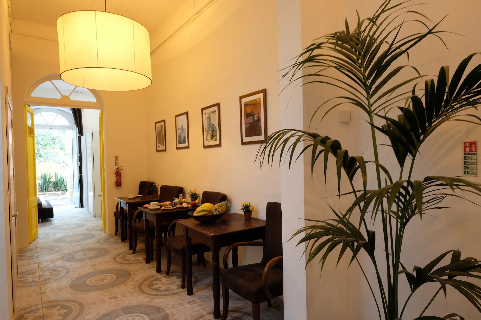 Vista Lobby The Maltese Sun