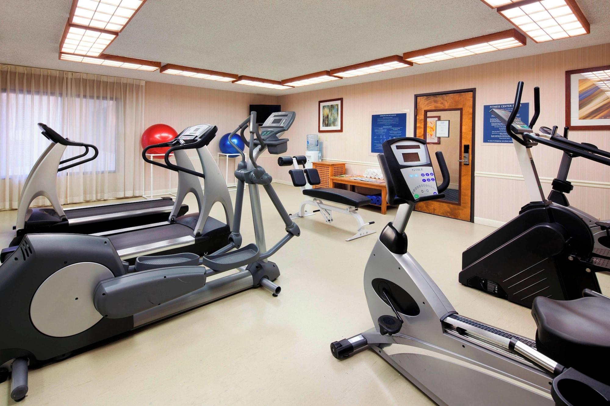 Gimnasio Four Points by Sheraton Bakersfield