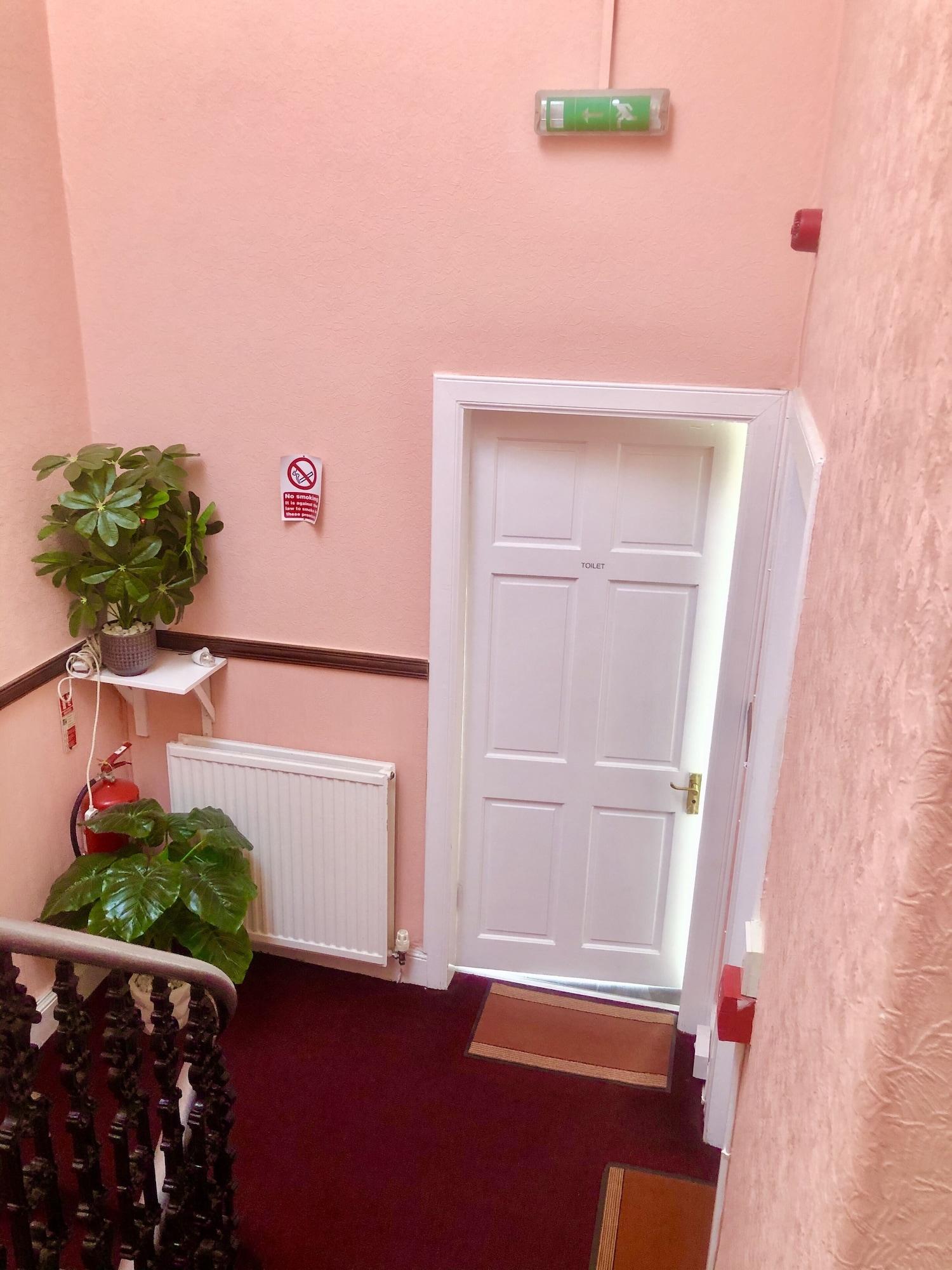 Vista Lobby Dalry guesthouse