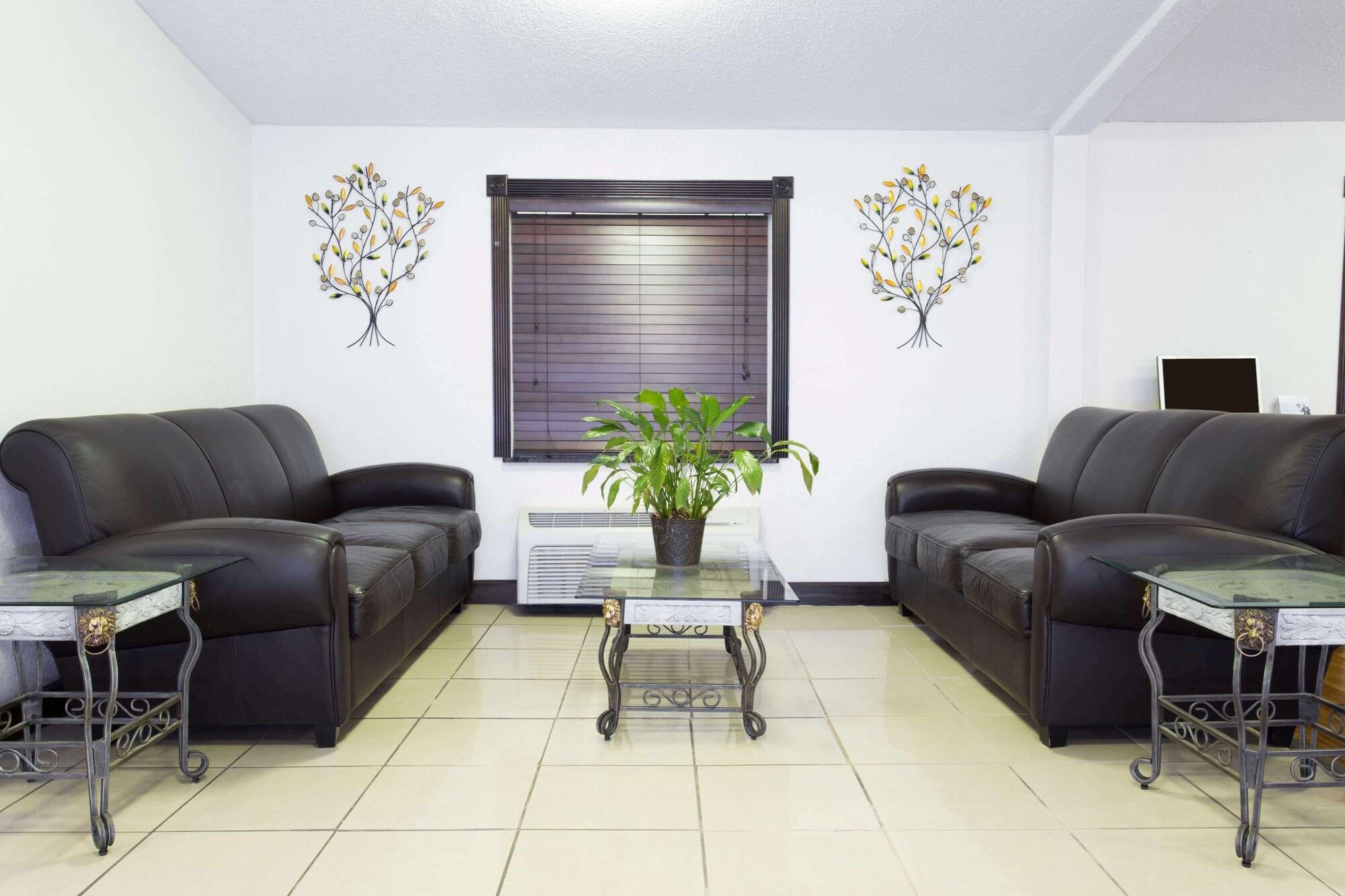 Vista Lobby Days Inn by Wyndham Virginia Beach Town Center