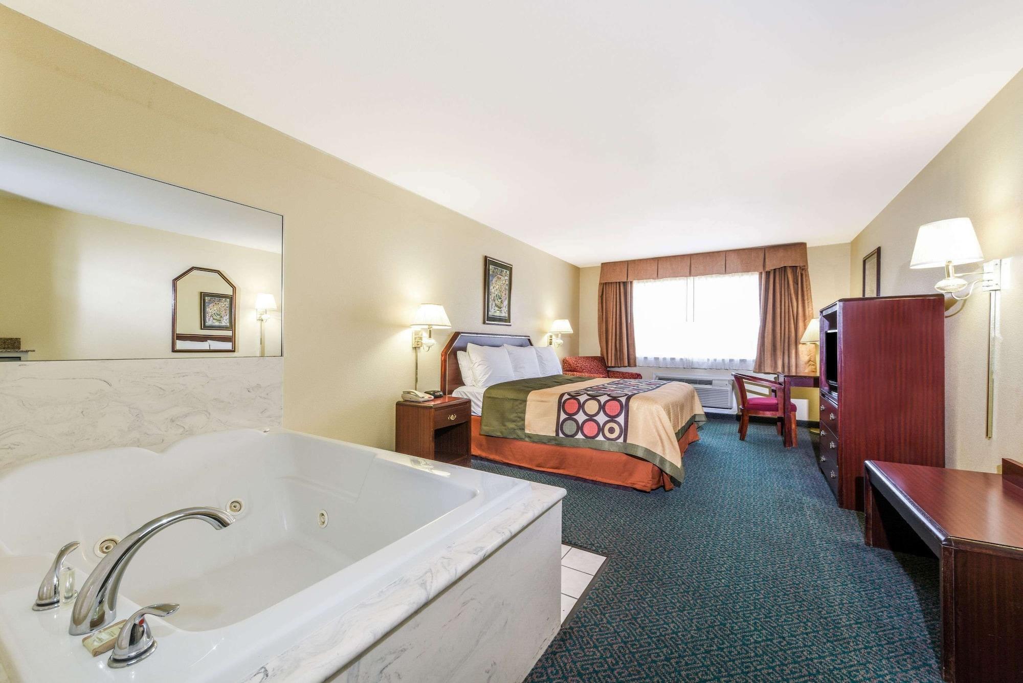 Habitación Super 8 by Wyndham Burleson Fort Worth Area