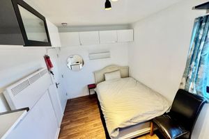 Alquiler Vacacional - Charming En-suite  bedroom  in peaceful House Dagenham with WiFi