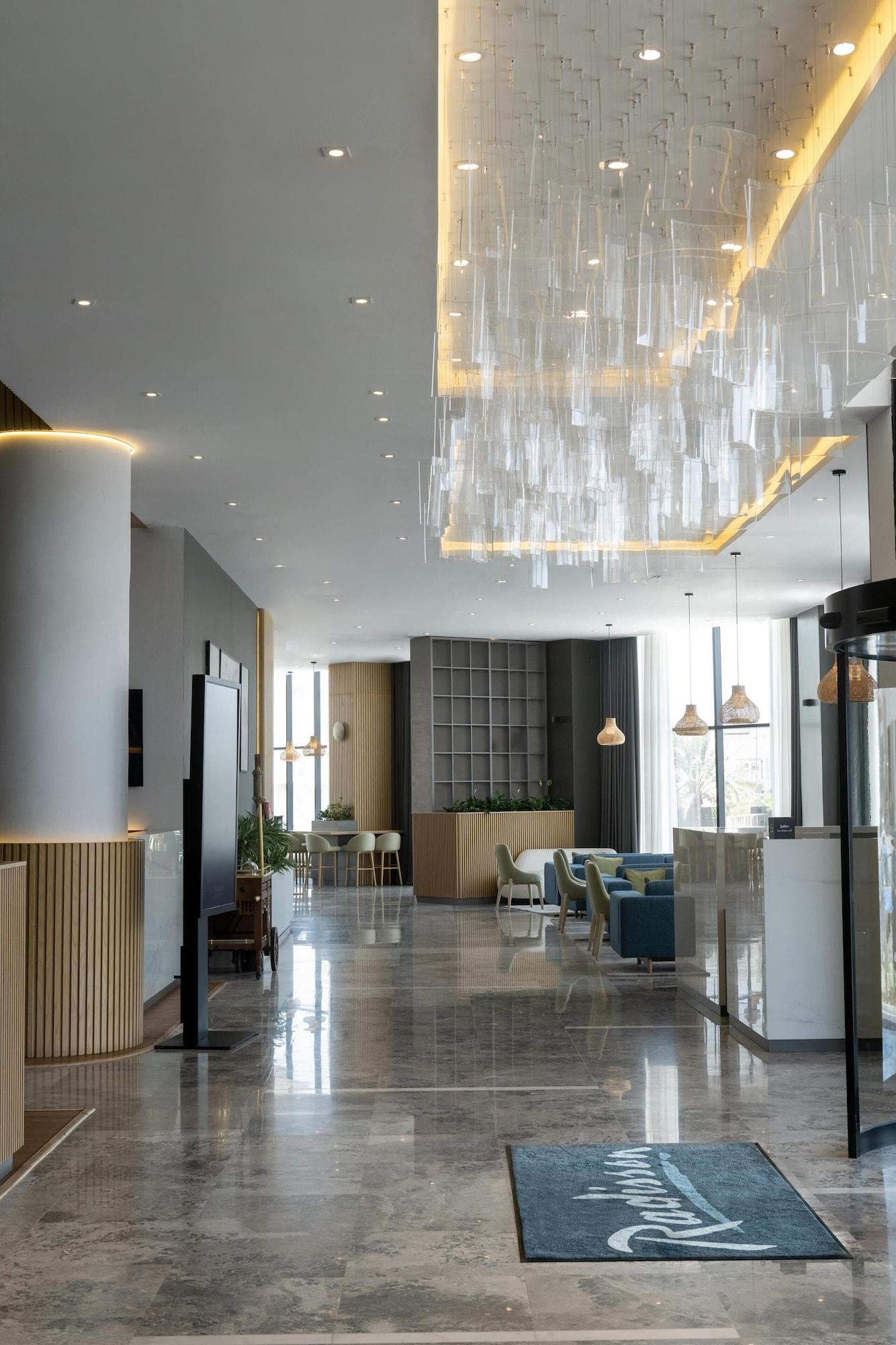 Vista Exterior Radisson Hotel Madinah