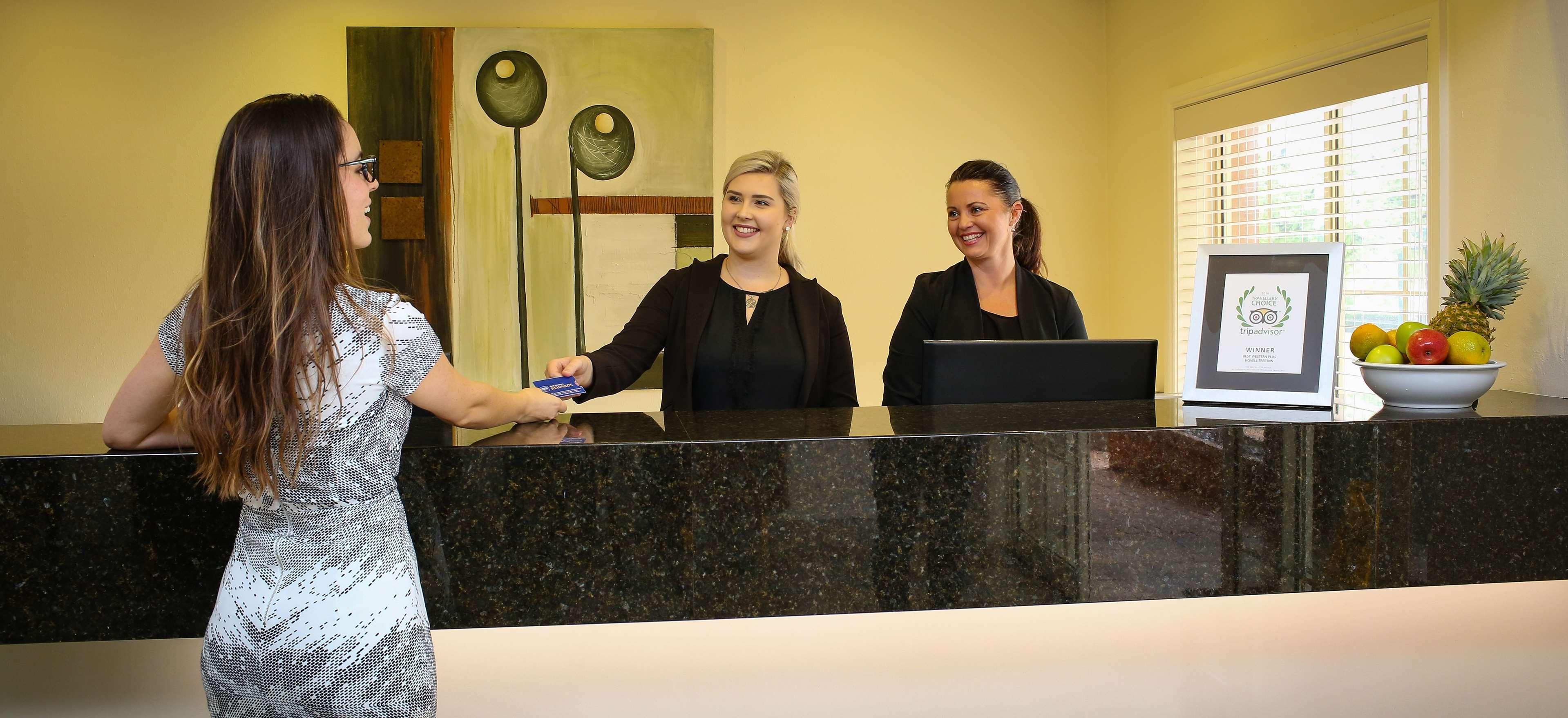 Vista Lobby Best Western Plus Hovell Tree Inn