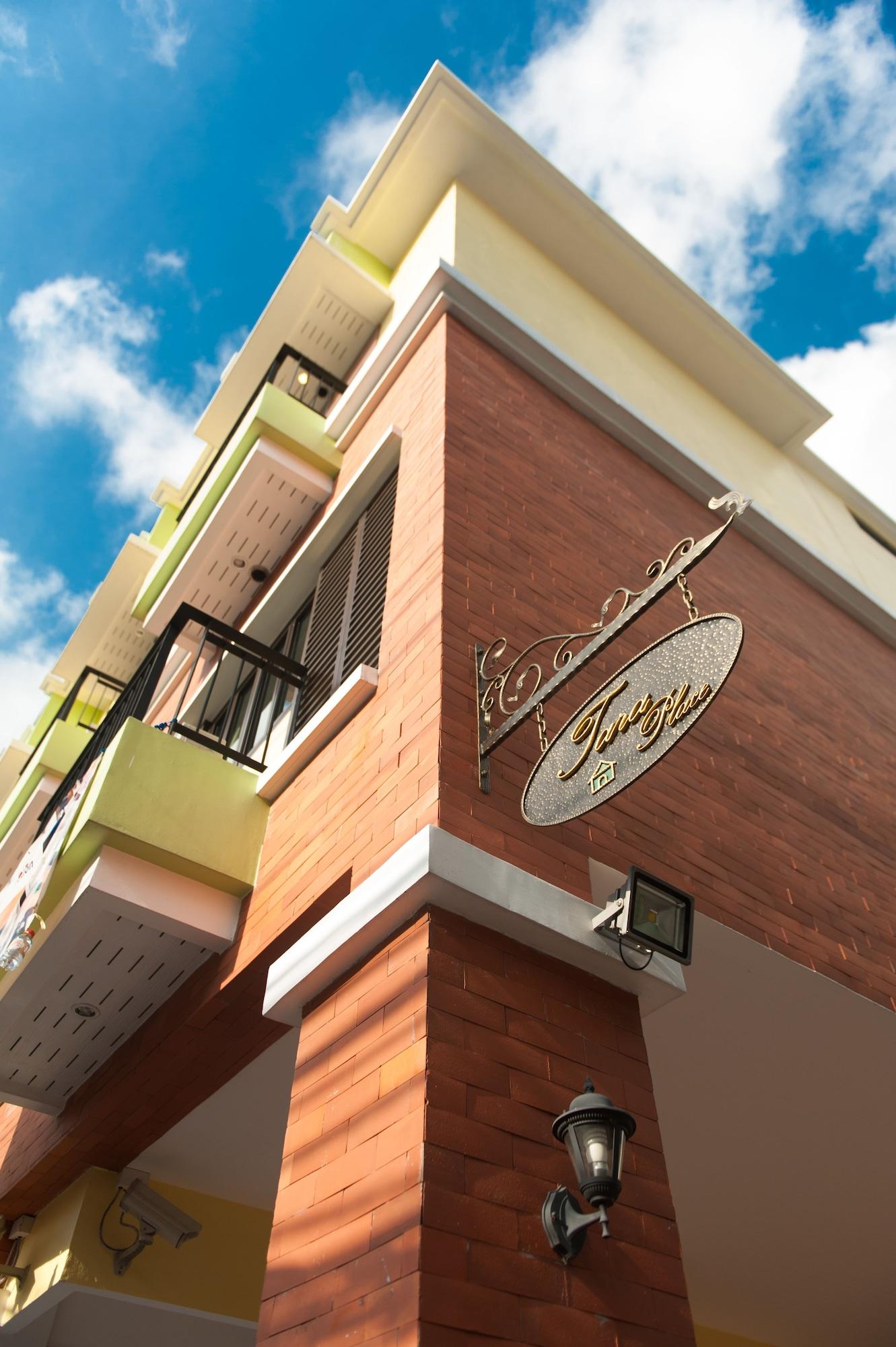 Vista Exterior Tara Place