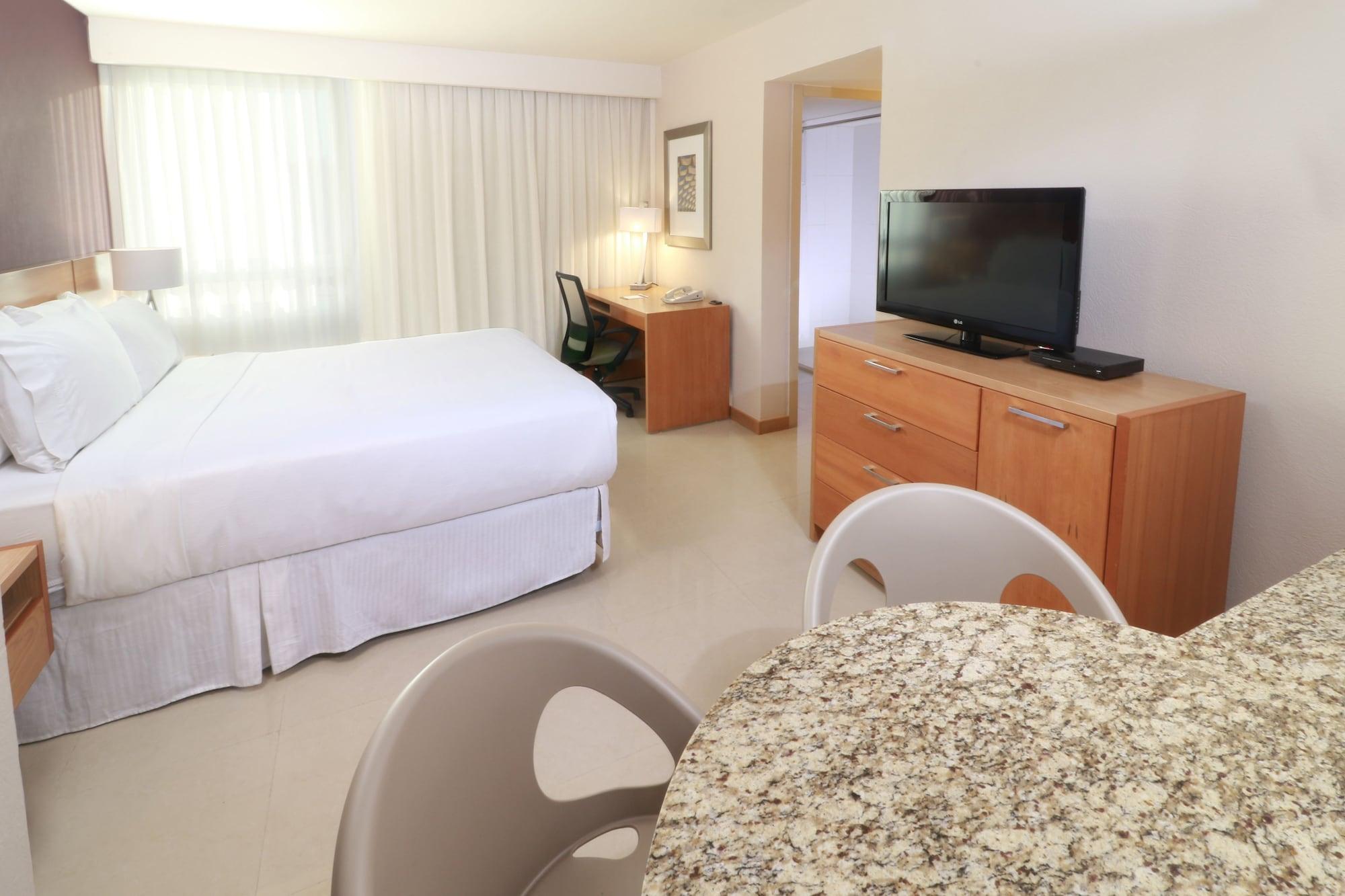 Habitación Staybridge Suites Guadalajara Expo by IHG