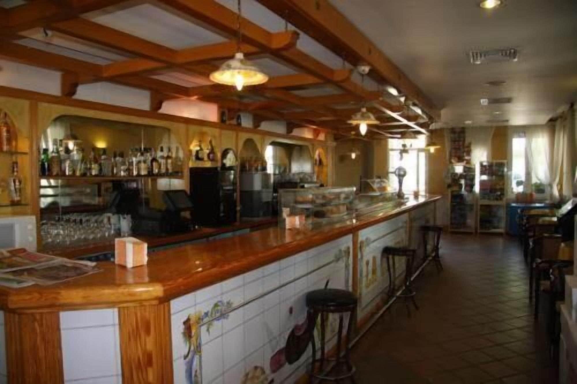 Bar/Salón Hotel La Colina