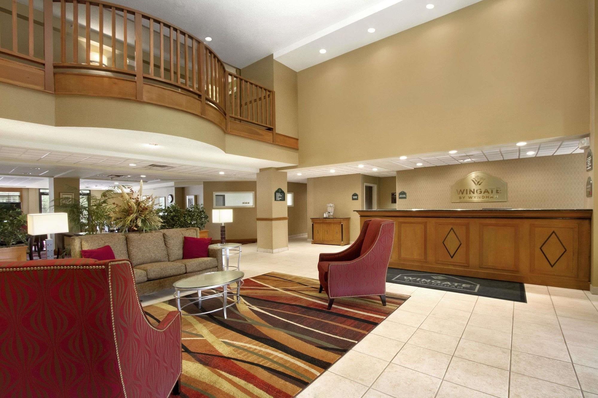 Vista Lobby Wingate Inn Chattanooga