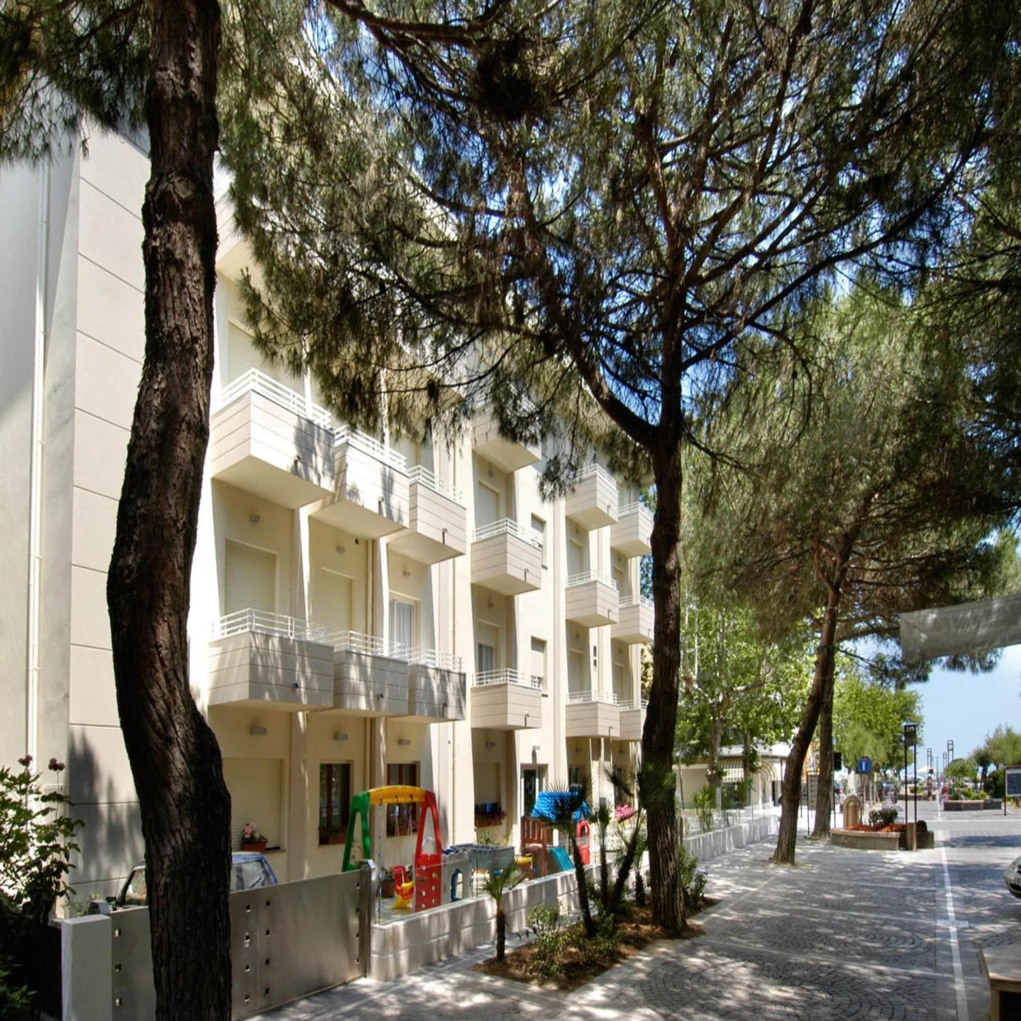 Vista Exterior Hotel Muccioli