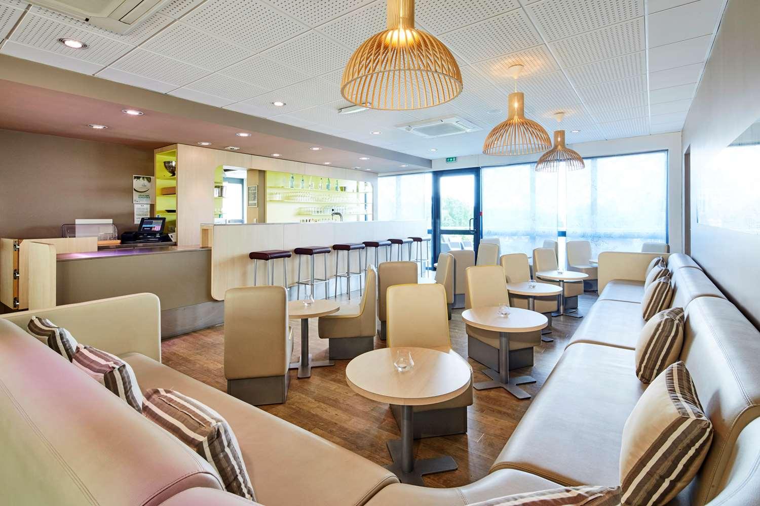 Bar/Salón ibis Styles Guéret