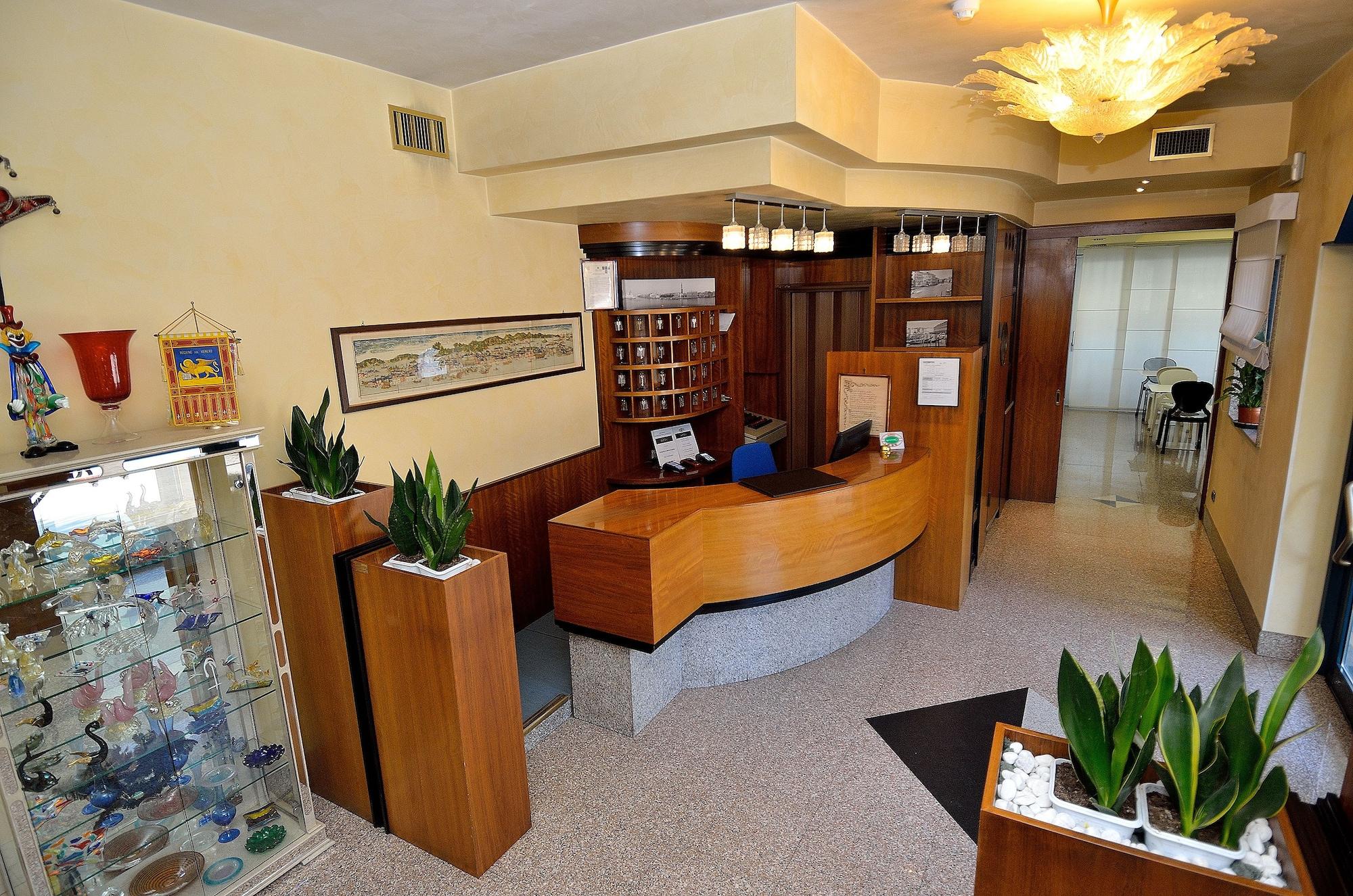 Vista Lobby Hotel Nuova Mestre