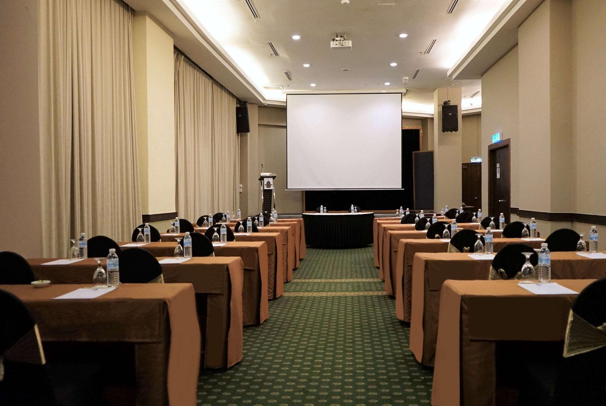Sala de Reuniones Shahzan Hotel Kuantan, Trademark Collection by Wyndham
