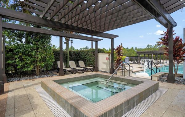 Spacious Resort Home Near Disney - Pool, Hot Tub - Hoteles cerca de Walt Disney World en Orlando