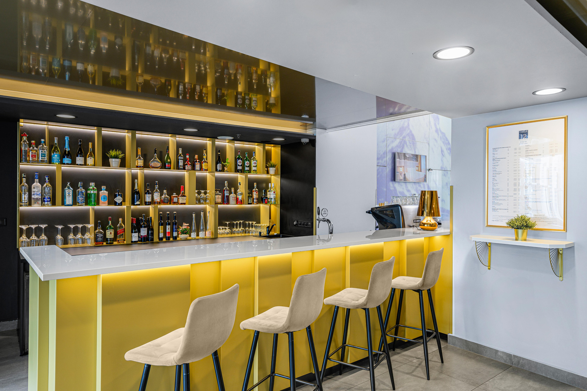 Bar/Salón 12 Revay Hotel
