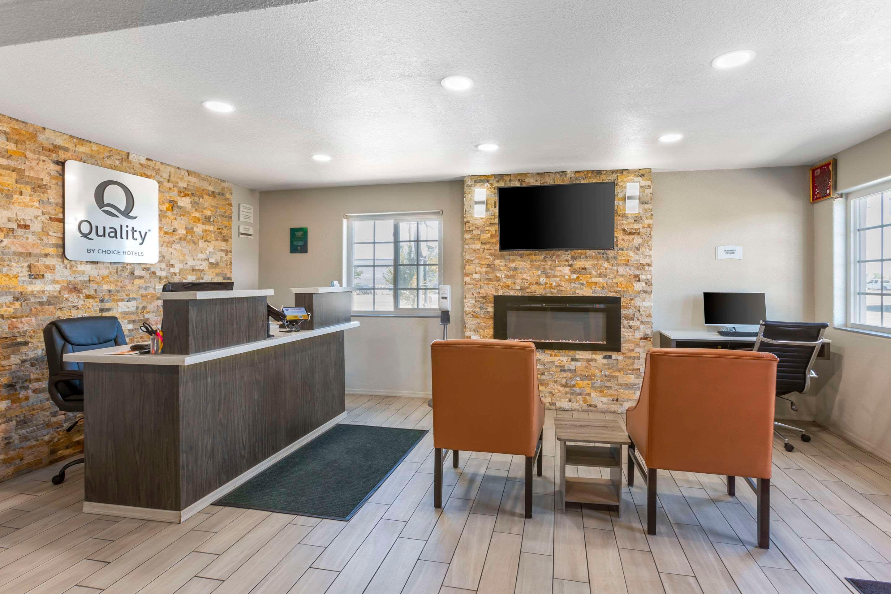 Vista Lobby Quality Inn Show Low
