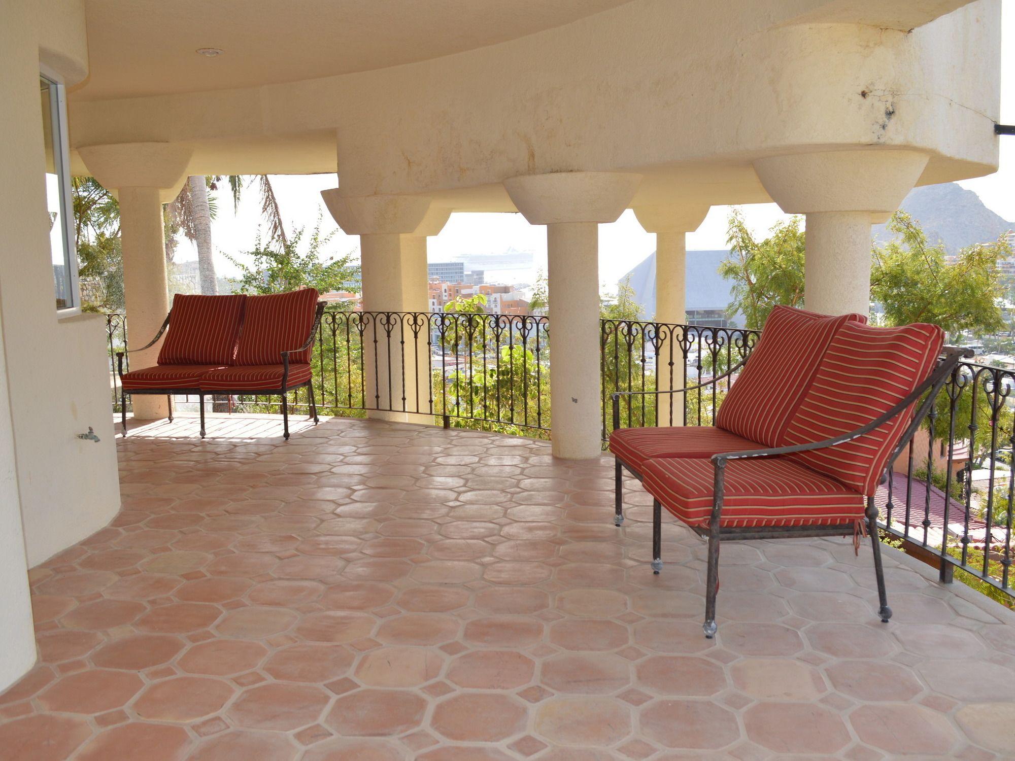 Comodidades del Alojamiento Casa Bahia 3 Bedrooms 3.5 Bathrooms Villa by Redawning