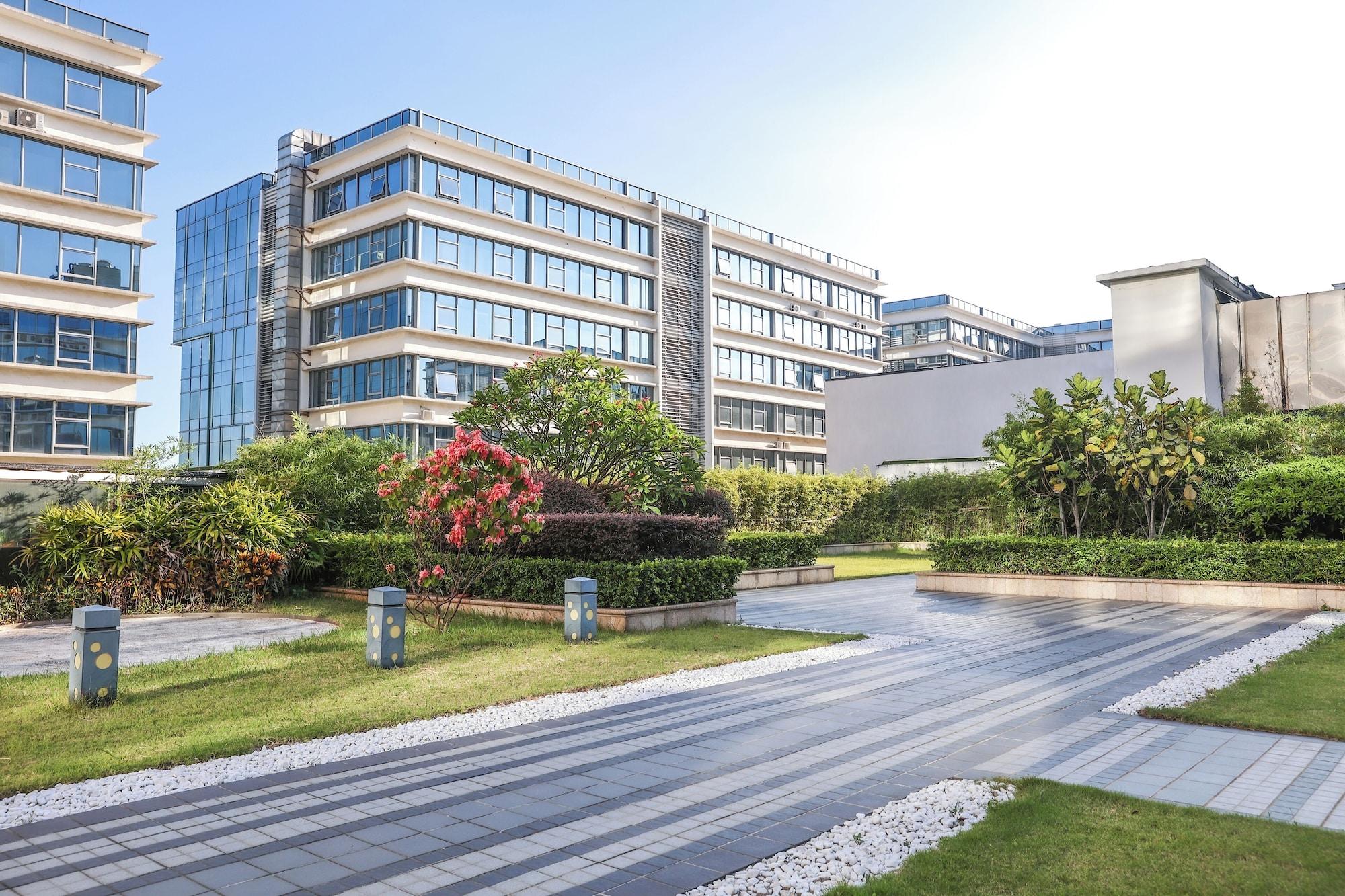 Vista Exterior Courtyard by Marriott Shenzhen Northwest
