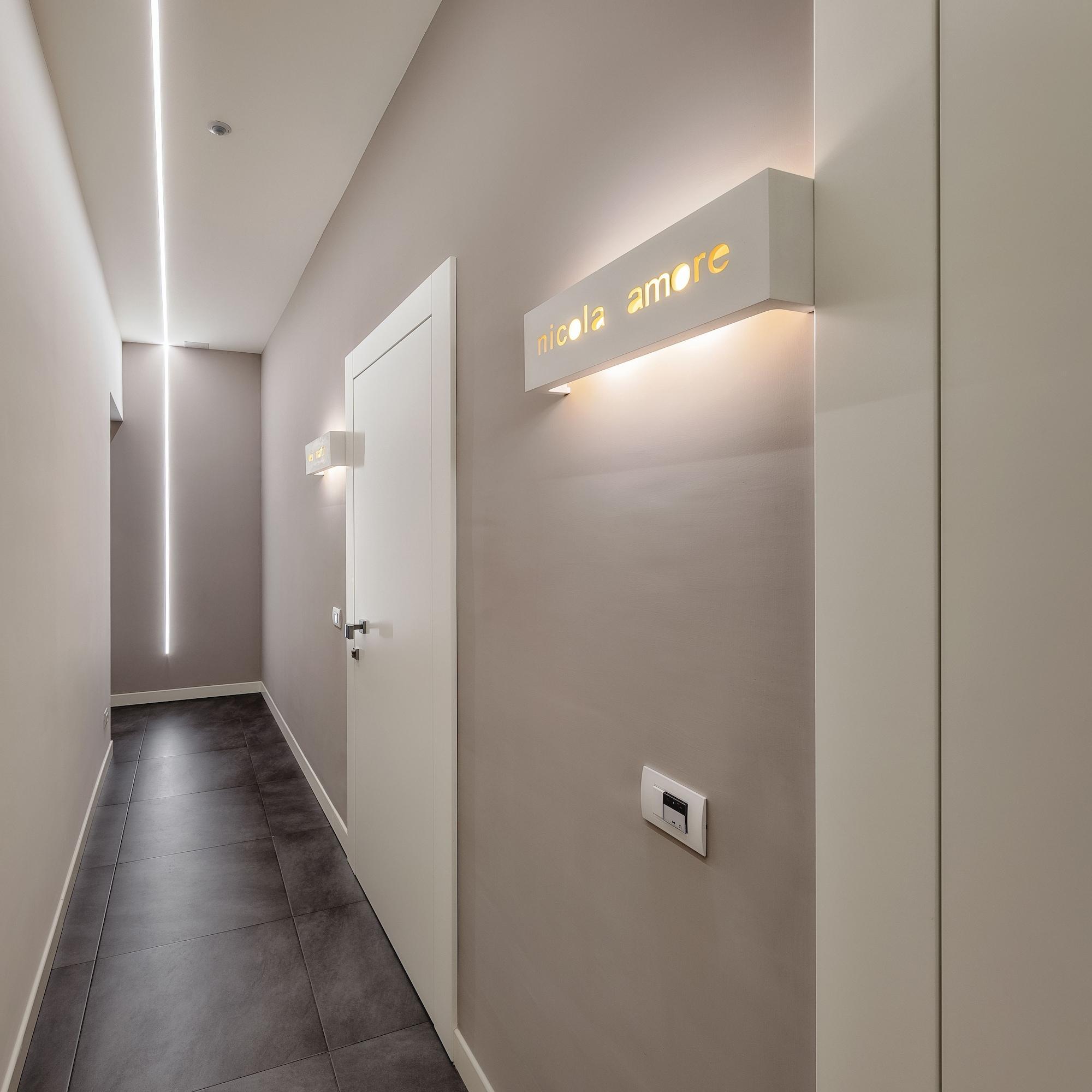 Varios Napoli Squares Suites