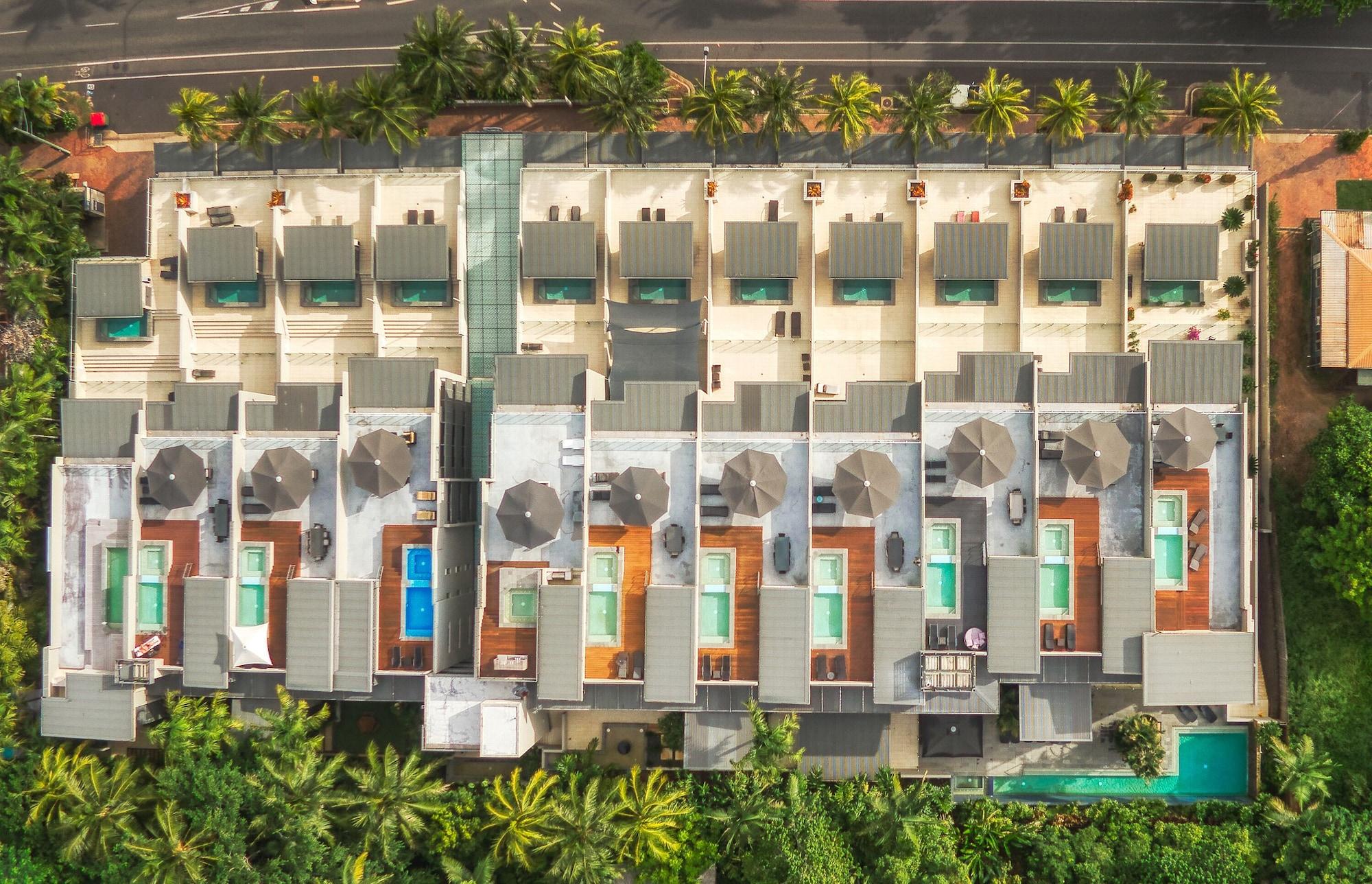 Varios Coconut Grove