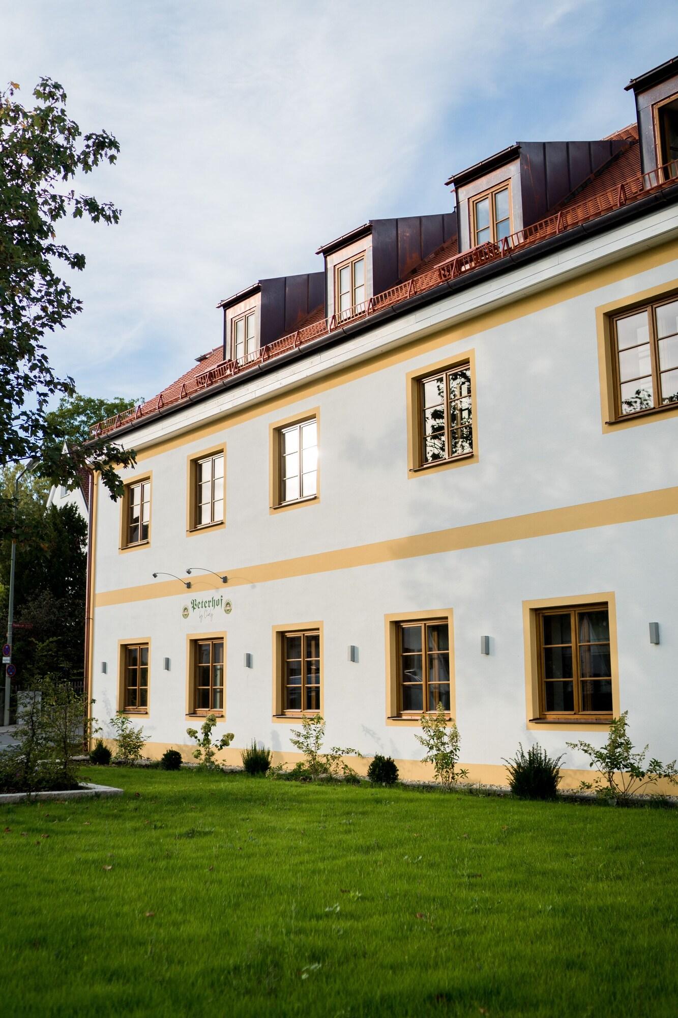 Vista Exterior Bob W Munich Airport - Peterhof