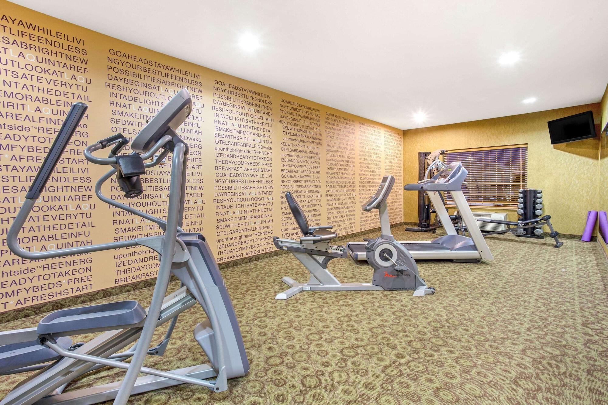Gimnasio La Quinta Inn & Suites by Wyndham Dickinson