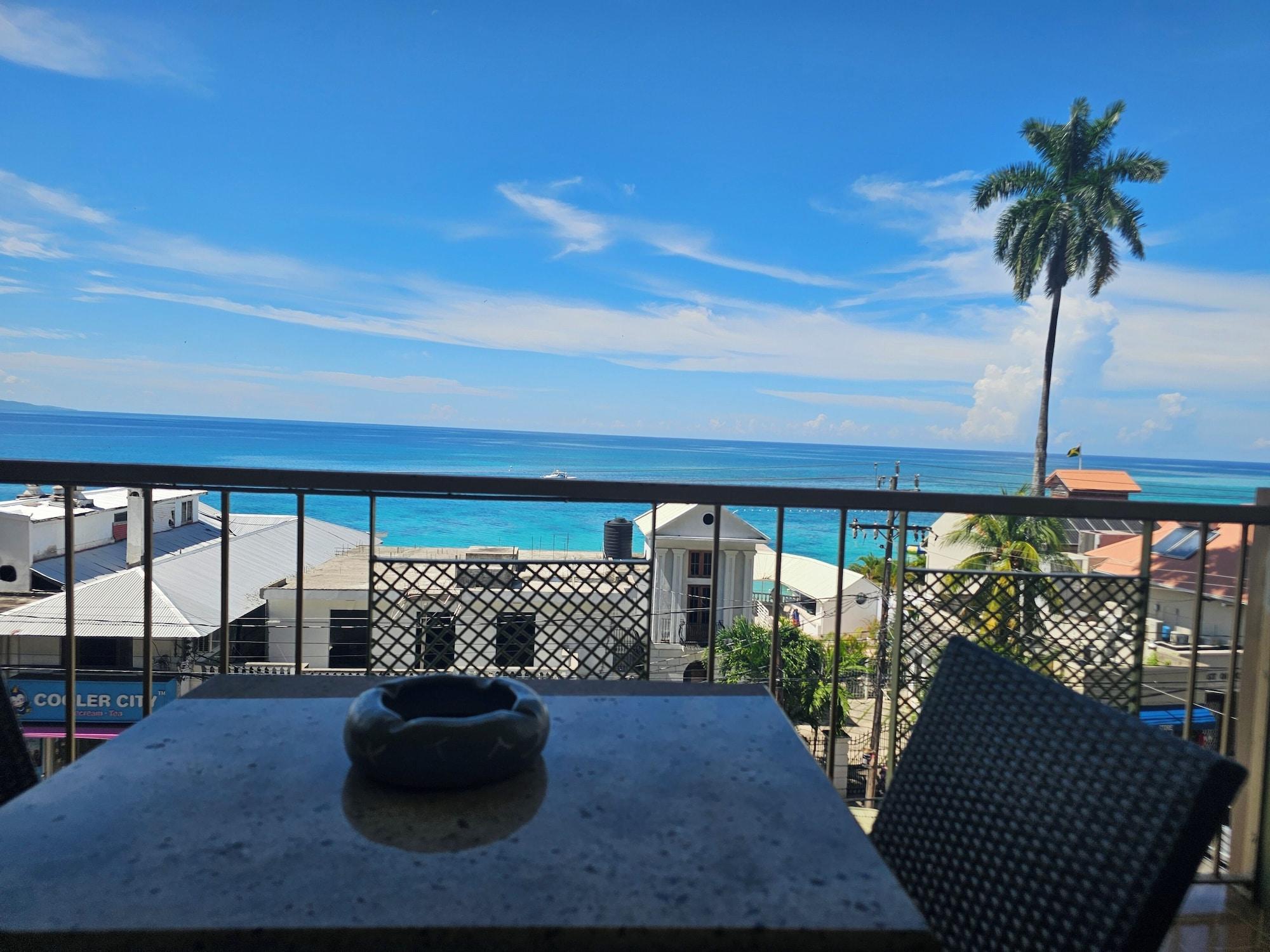 Equipamiento de Habitación Caribic House Hotel