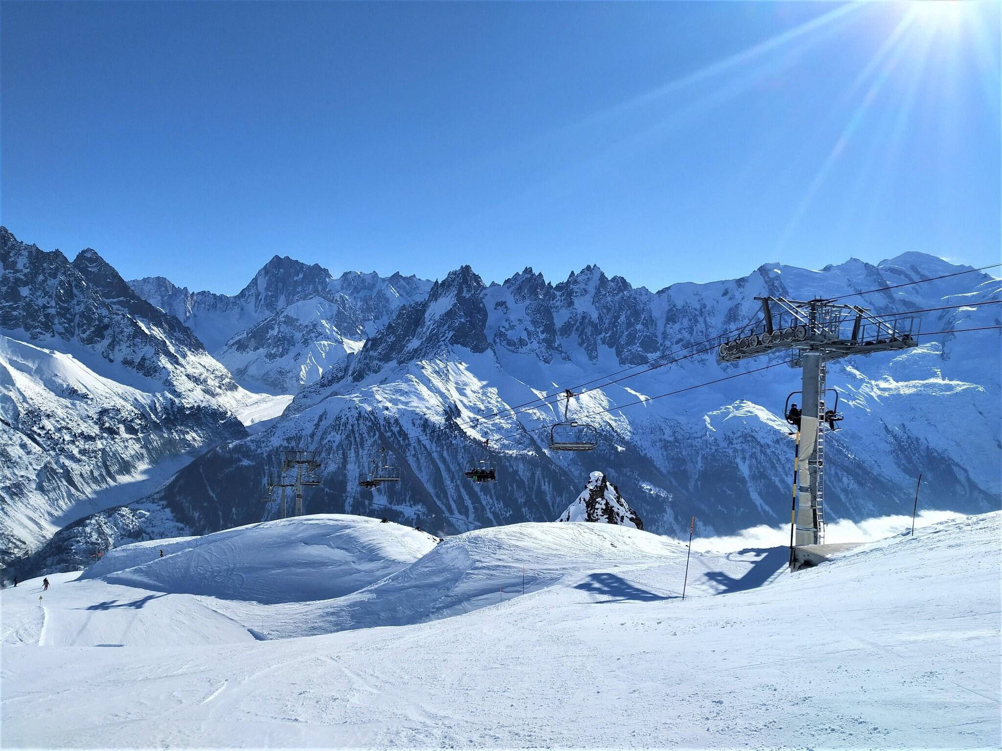 Vista Exterior Les Grands Montets Hôtel & Spa