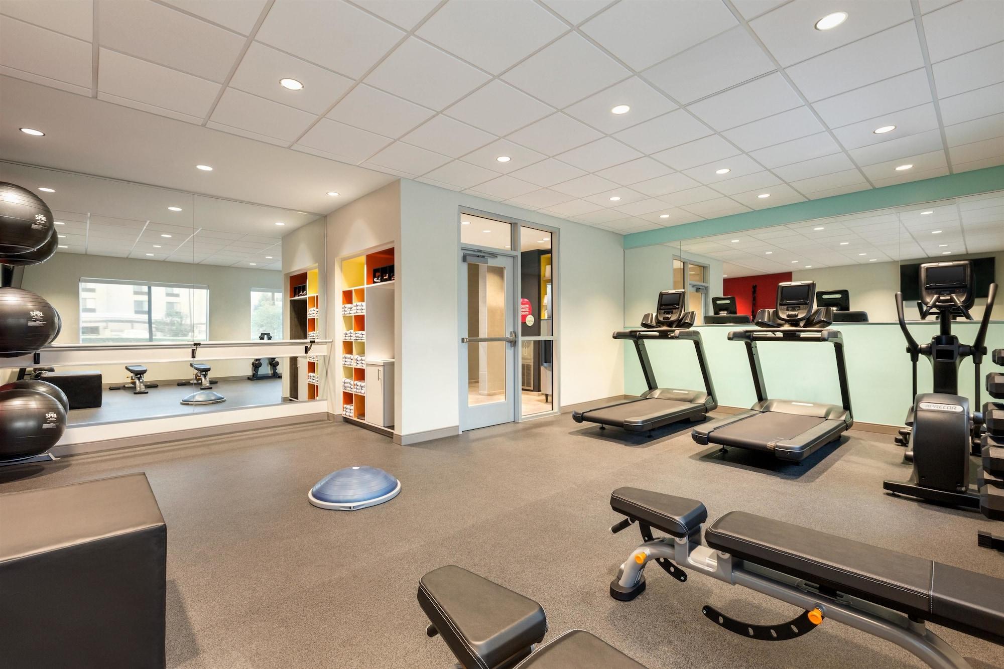 Gimnasio Tru by Hilton Wichita Northeast