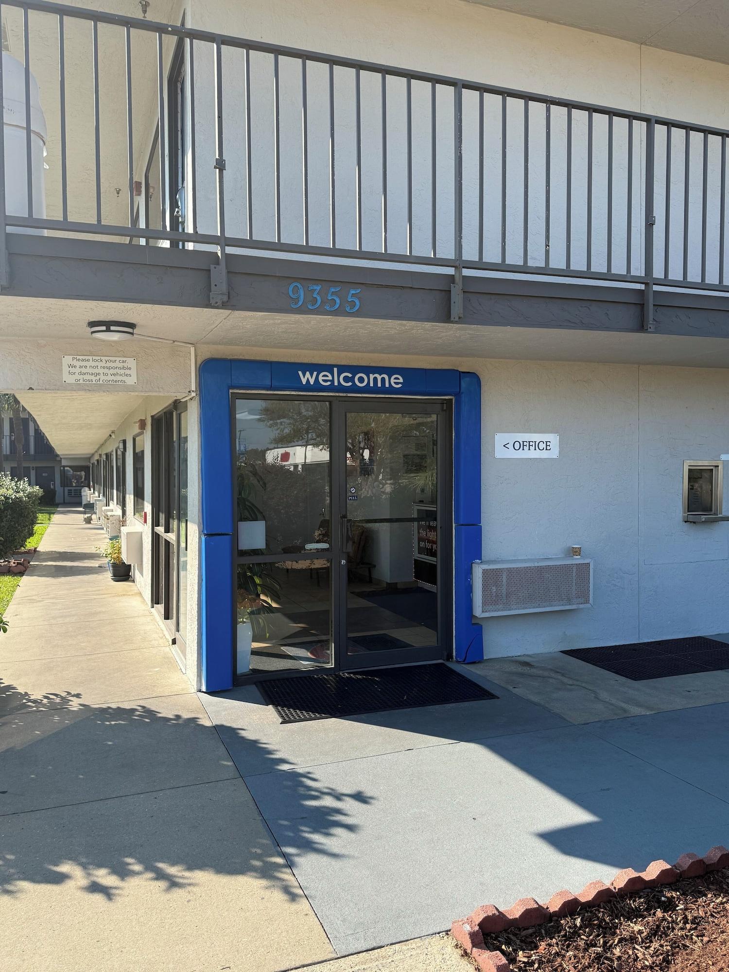 Vista Exterior Motel 6 Gulfport, MS – Airport