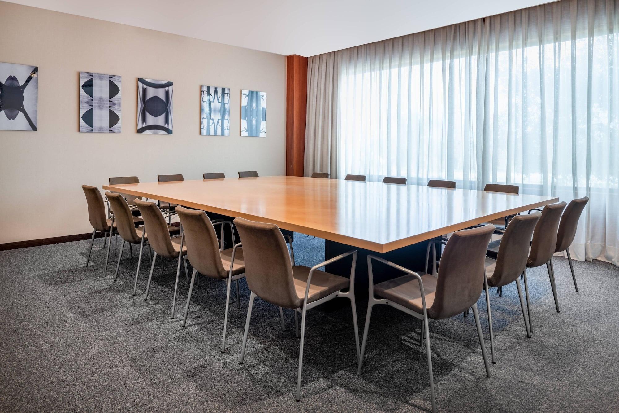 Sala de Reuniones AC Hotel Huelva by Marriott