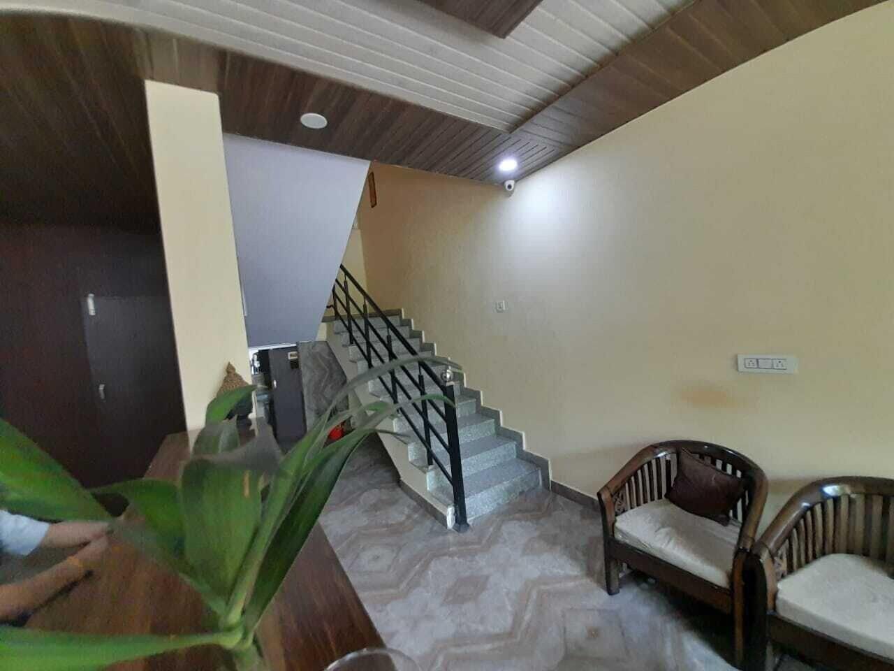 Varios Hotel Krishna Rishikesh