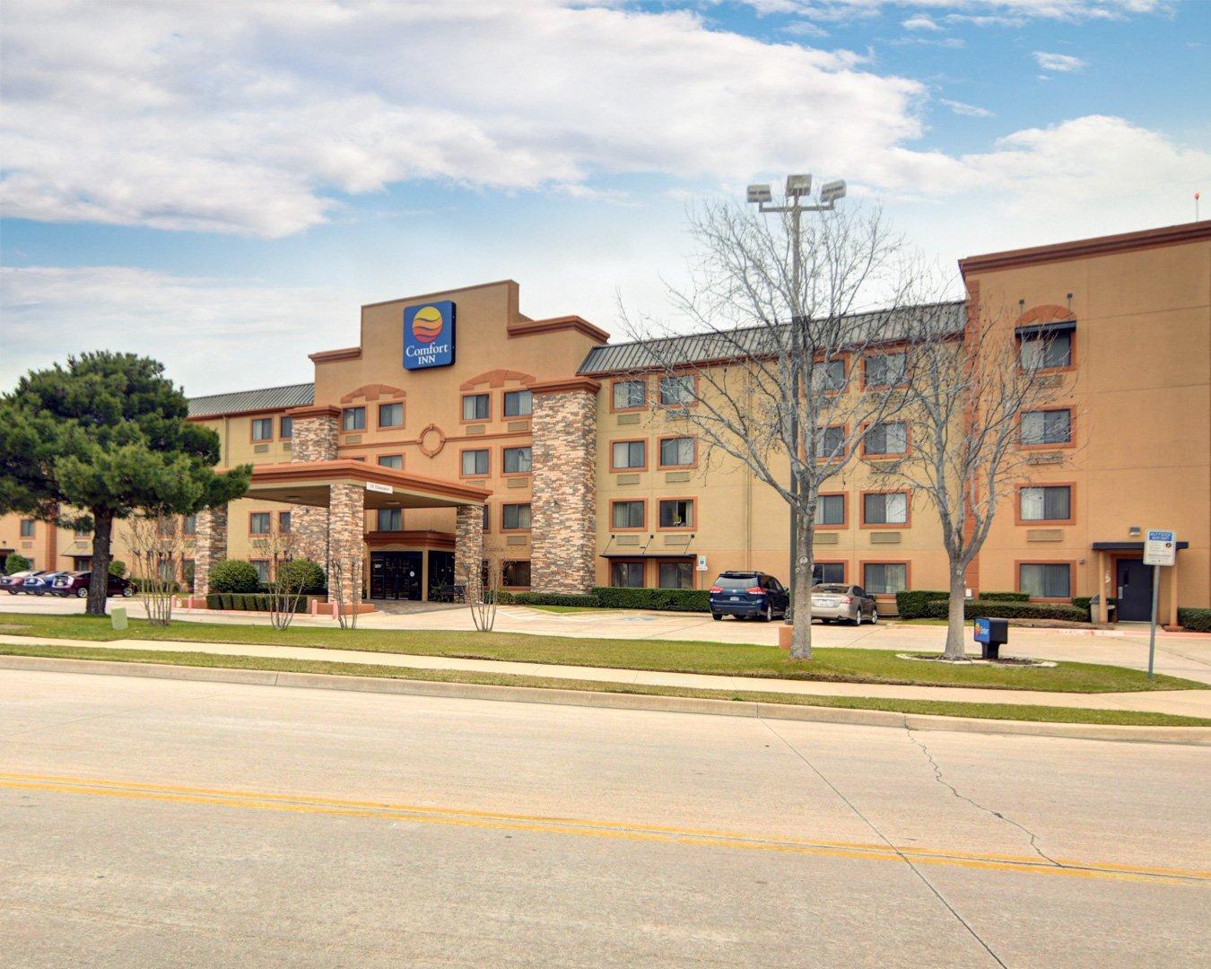 Vista Exterior Spark by Hilton Grapevine DFW North