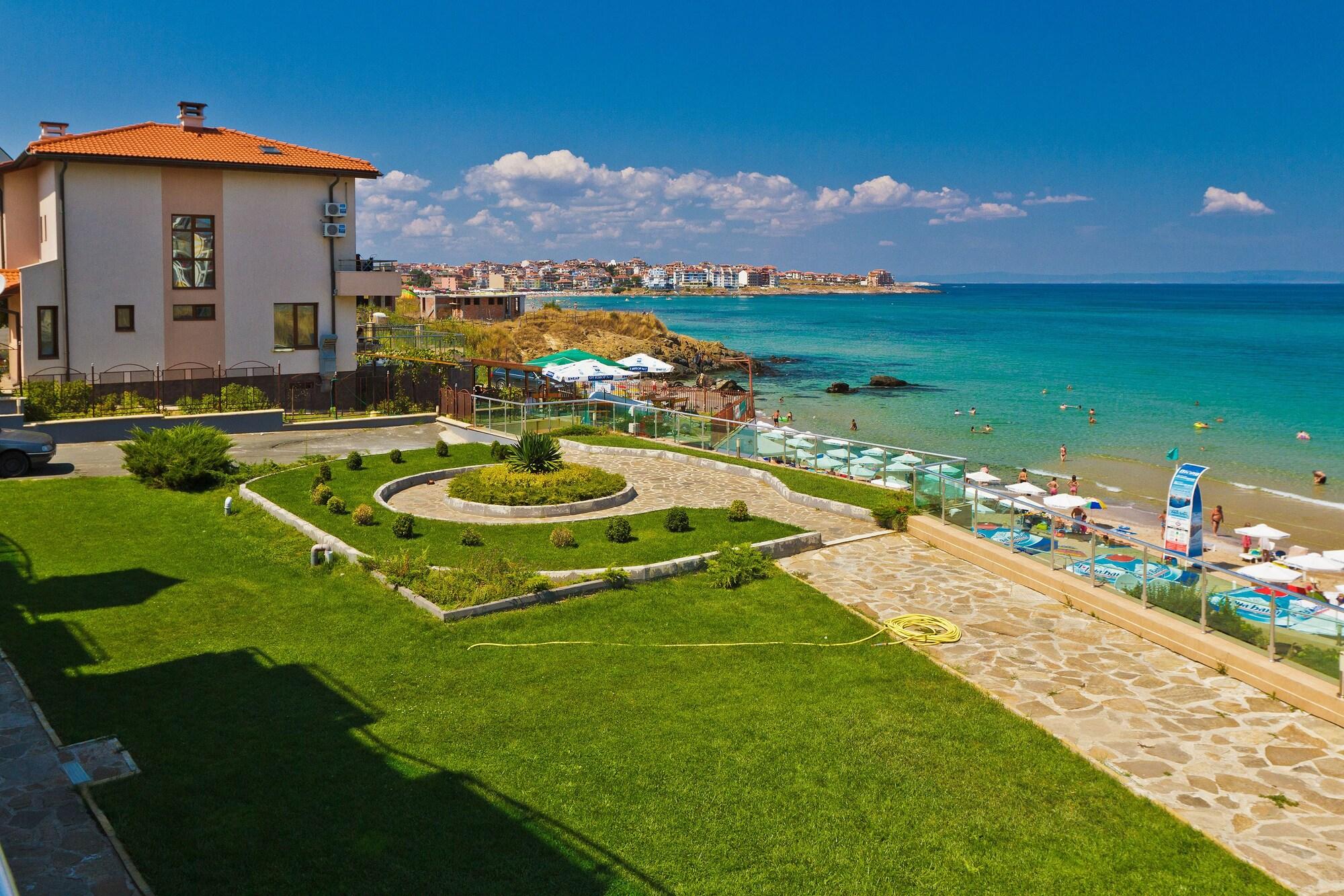 Varios Black Sea Paradise