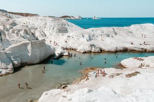 Actividad - Explore Milos' Amazing beaches (Paleochori and Sarakiniko) - Half-Day Tour