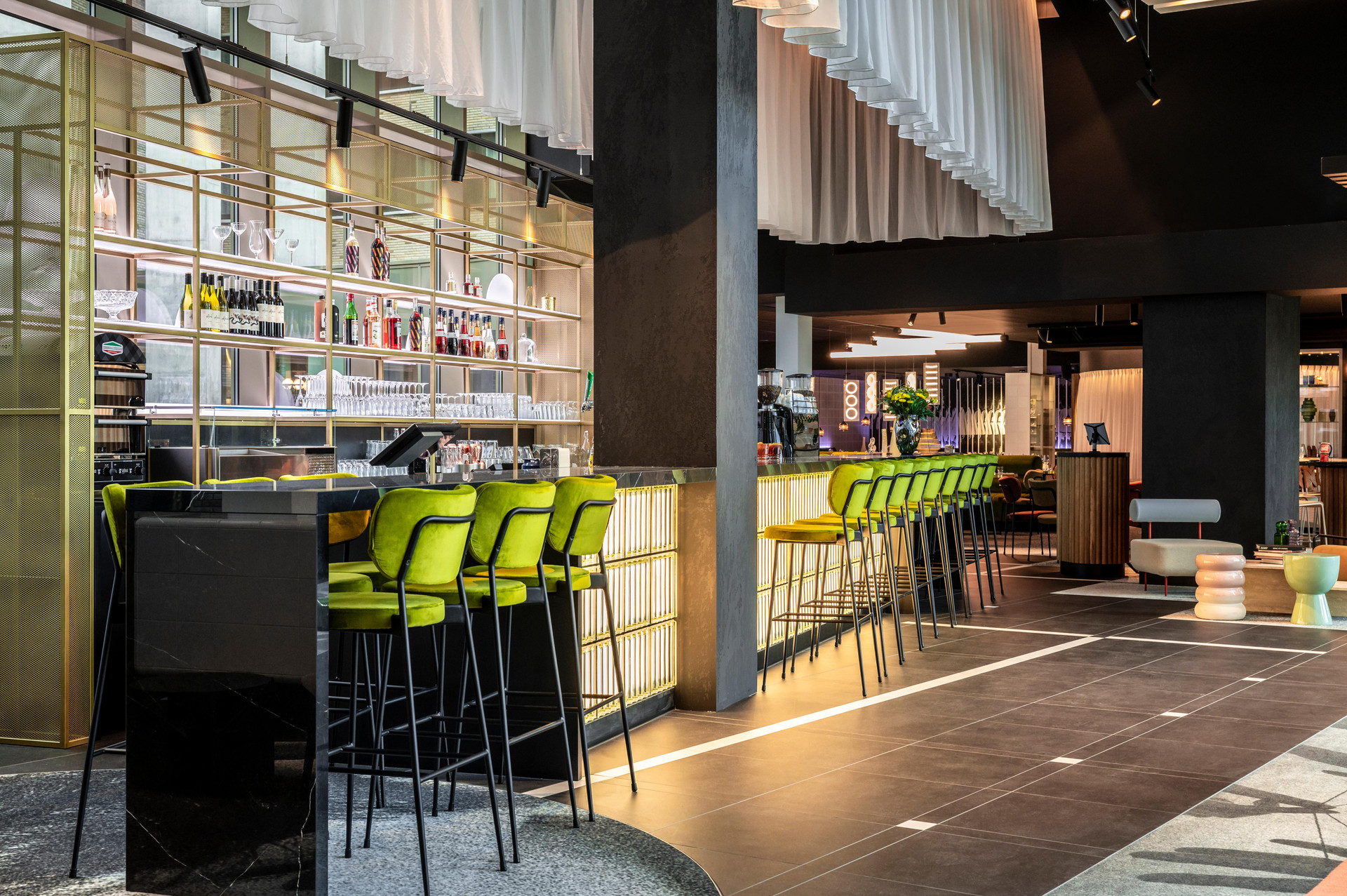 Bar/Salón Tribe Amsterdam City