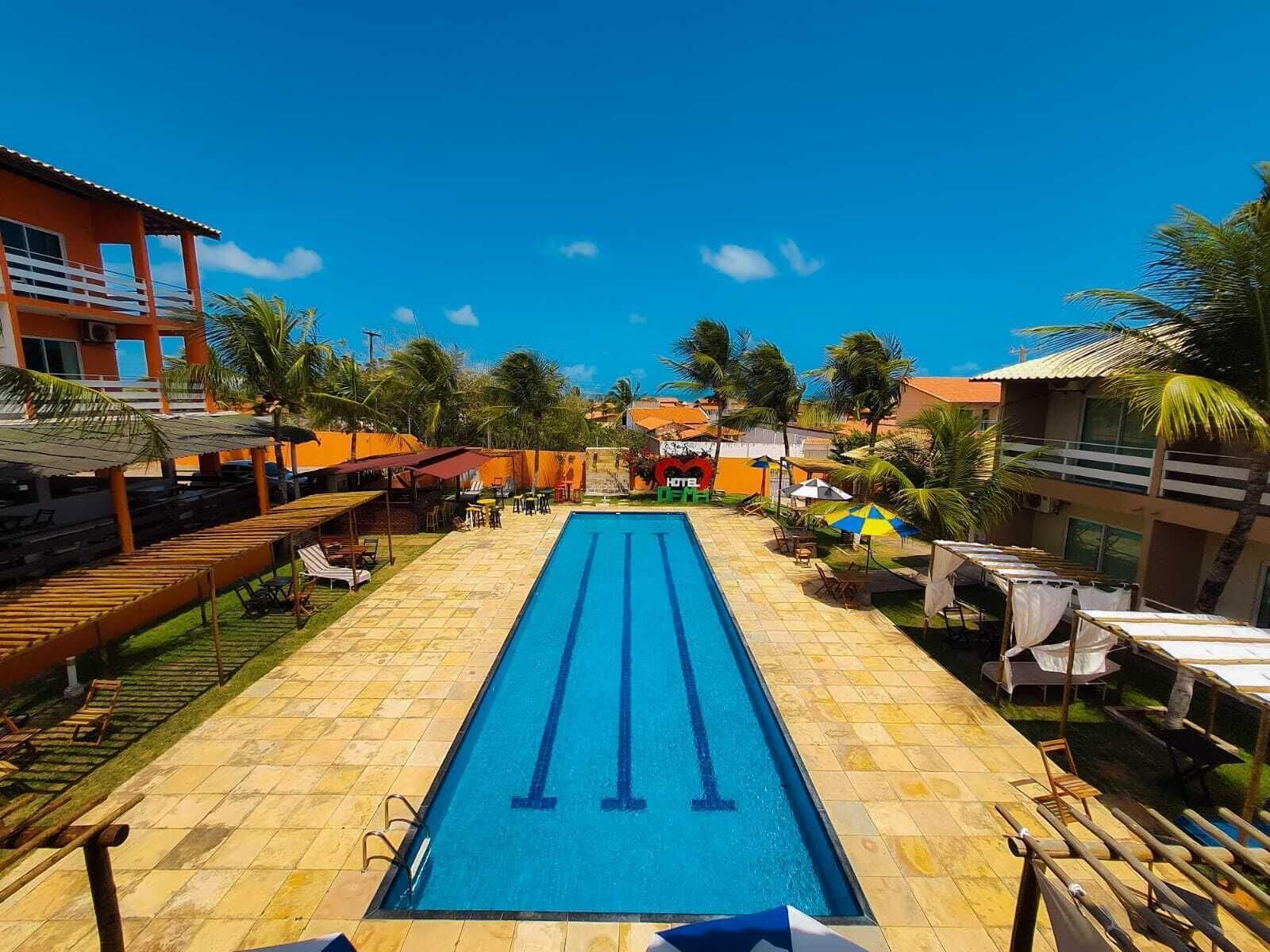 Vista Piscina Hotel Dama Business Center