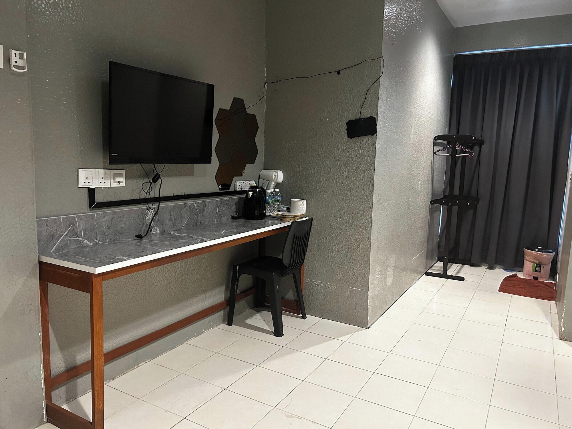 Equipamiento de Habitación Riverbank Dungun Guesthouse & Cafe