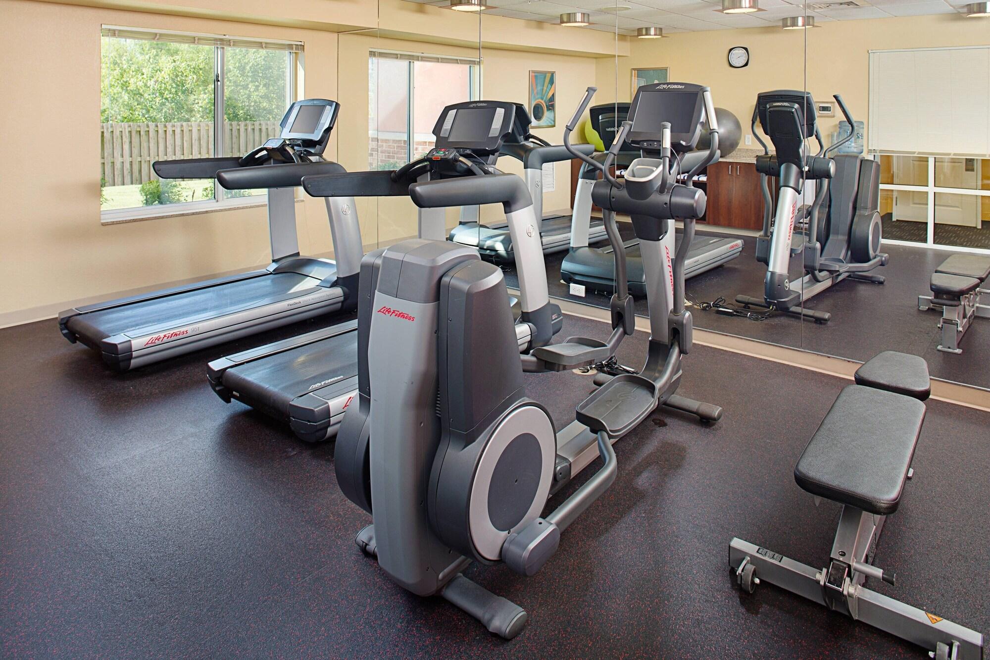 Gimnasio TownePlace Suites by Marriott Fayetteville North
