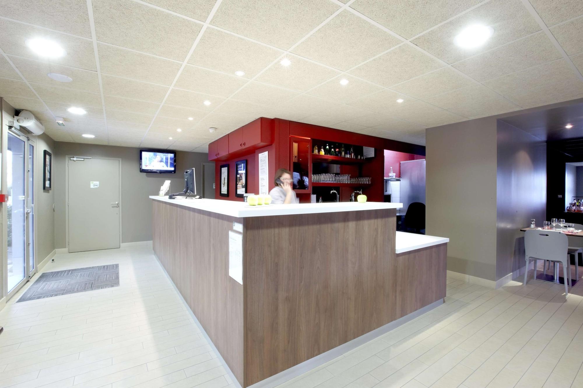 Vista Lobby Hotel Campanile Nantes Ouest - Saint Herblain