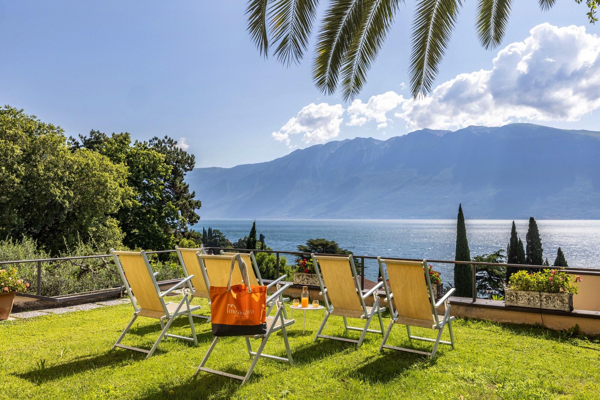 Vista Exterior Hotel Meandro - Lake View