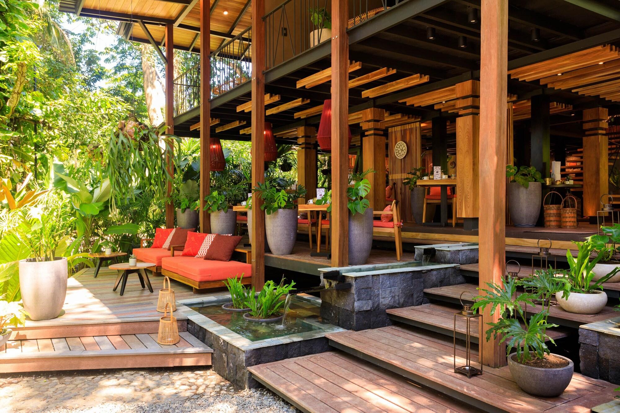 Vista Exterior awā Beachfront Hotel