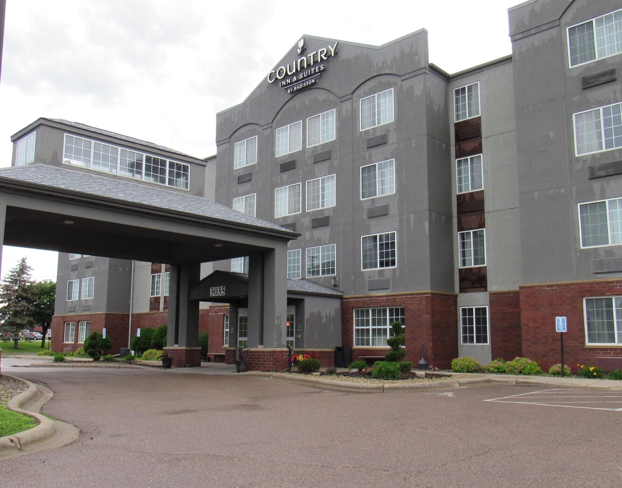 Vista Exterior Country Inn & Suites by Radisson, Eagan, MN