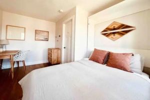 Alquiler Vacacional - Resort-style home with kid friendly yard